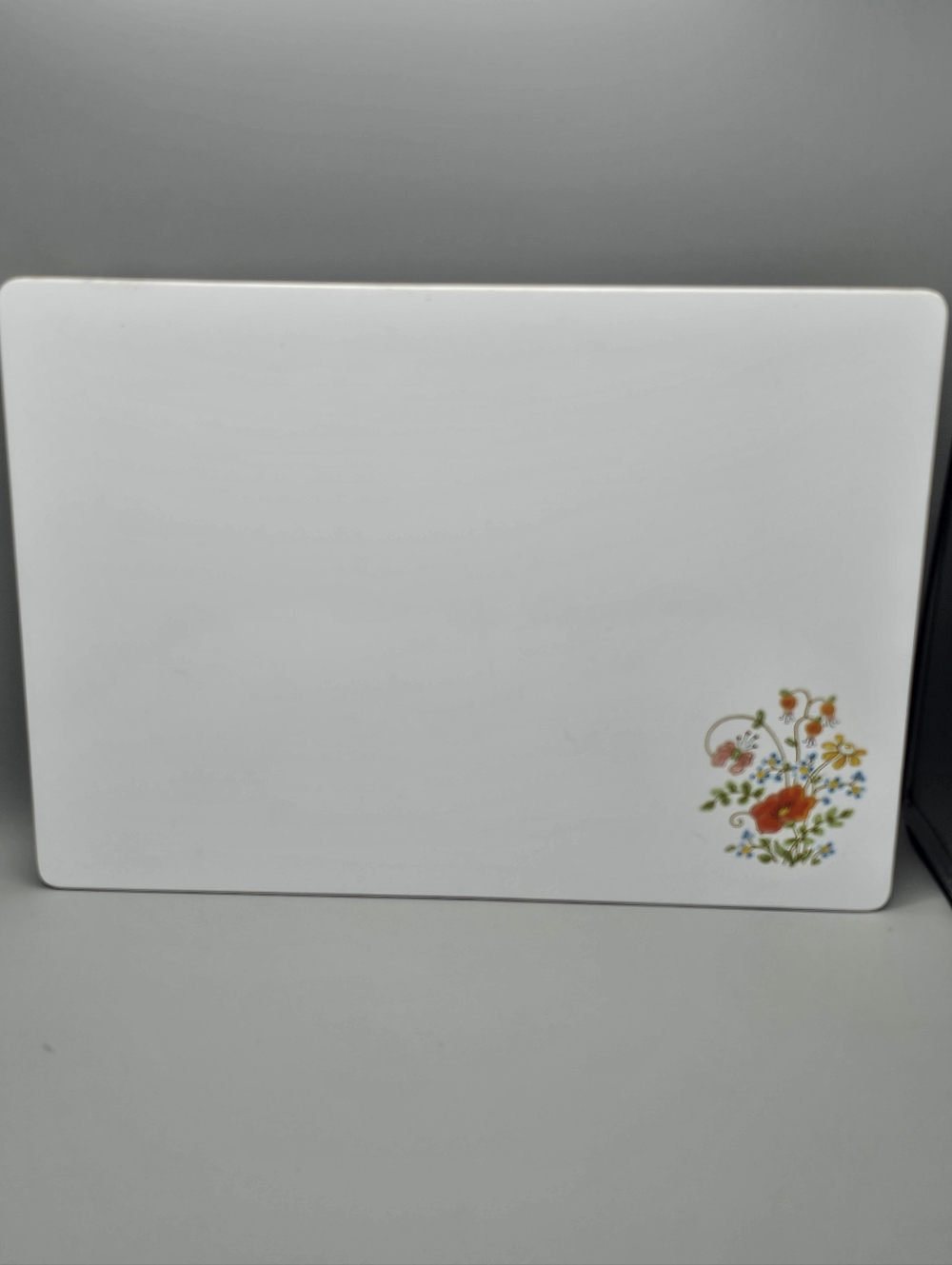 Vtg Corning Wildflower Portable Counter Saver Cutting Board 10x14 Corelle Feet